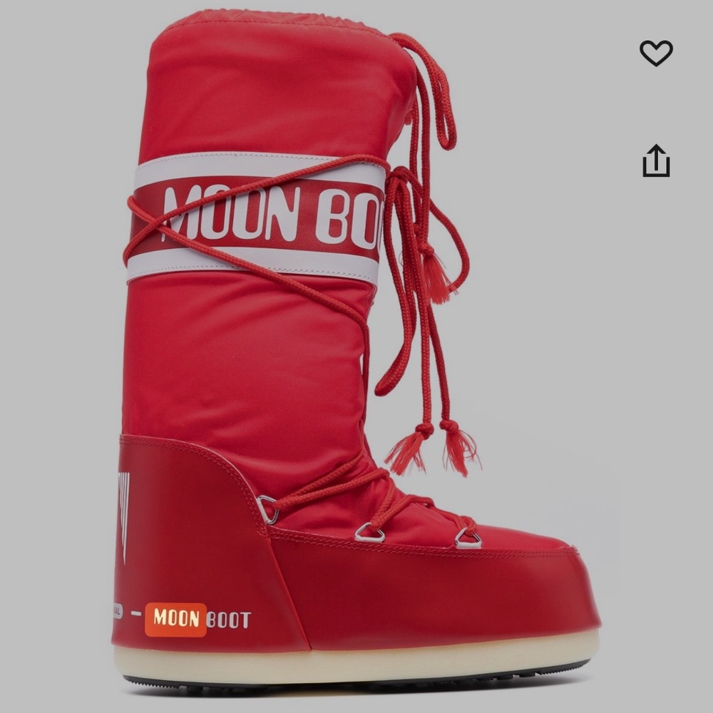 Pink size 9 US moon boots